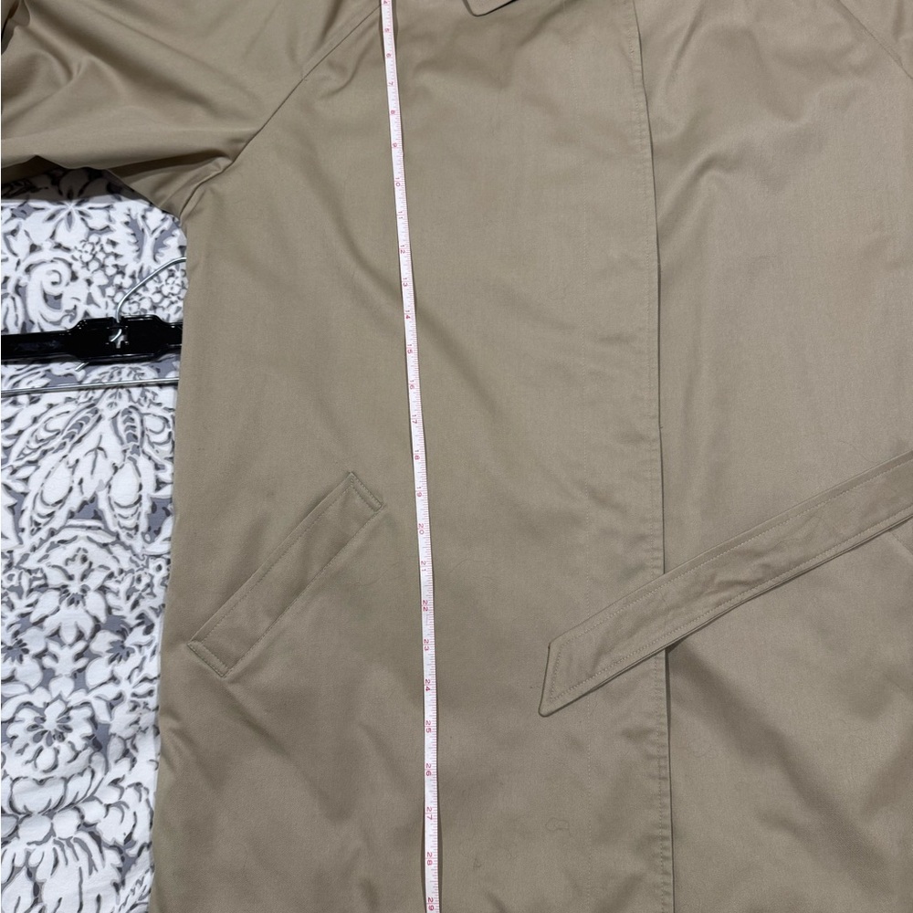 Burberry Beige taupe belted trench coat / raincoat - Picture 11 of 13